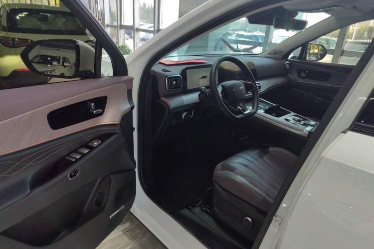 Used Chery Tiggo 9 C-DM 2025 1.5T 106KM Ultra-Enjoyment Version 5 Seats Lithium Iron Phosphate
