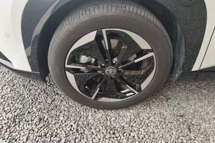 Used Toyota BZ 3X 2025 520 Pro+ LiDAR Edition Left Front Wheel Hub