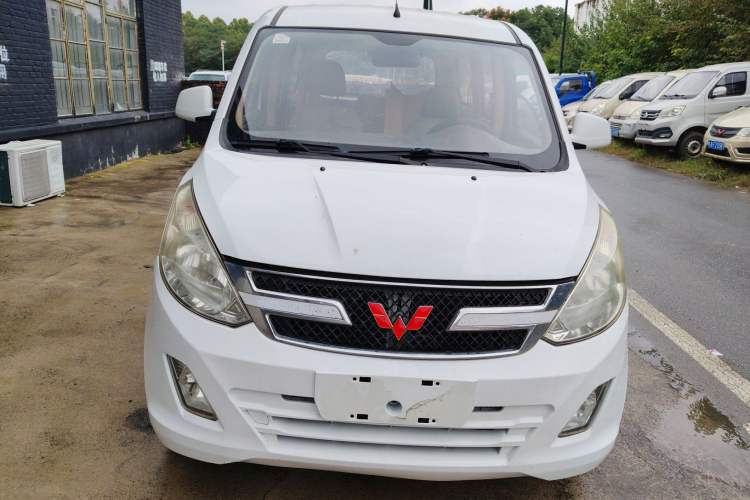 Used Wuling Rongguang V 2015 1.2L Standard Version
