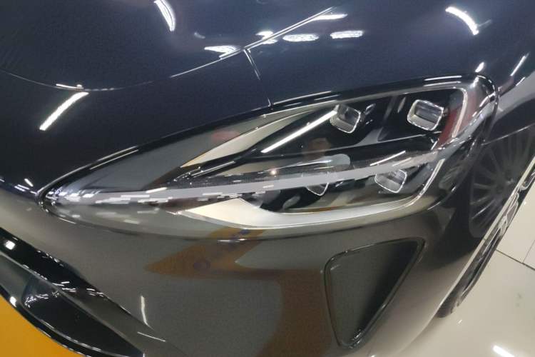 Used Xiaomi Auto SU7 2024 Rear-Drive Ultra-Long Range Advanced Pro-Level Intelligent Driving Version Left Front Headlight