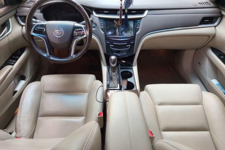 Used Cadillac XTS 2015 28T Comfort Model Center Console