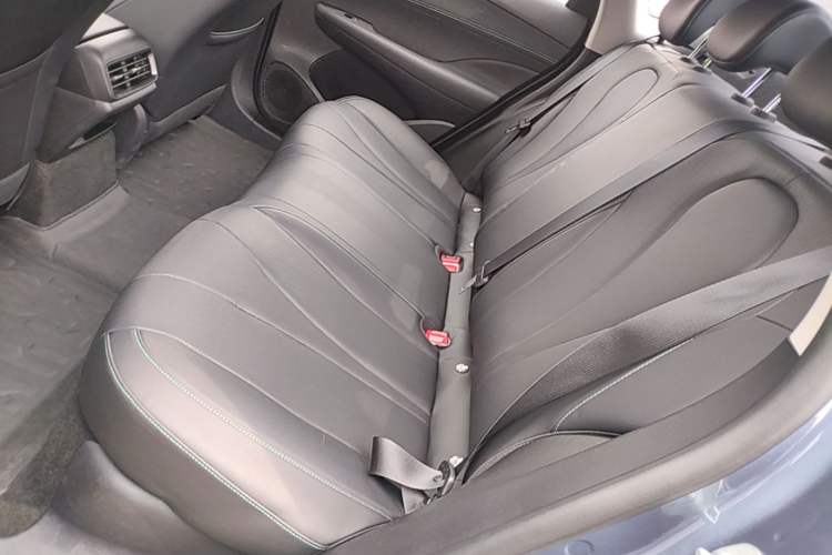 Used BYD Seal 05 DM-i 2025 DM-i Smart Drive 55KM Luxury Model Left Rear Seat