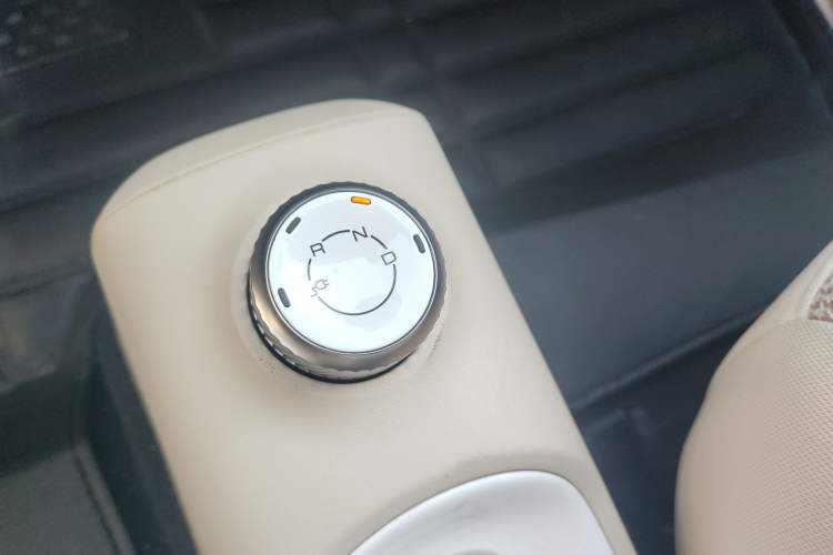 Used Wuling Hongguang MINIEV 2024 3rd Generation 215km Advanced Version
