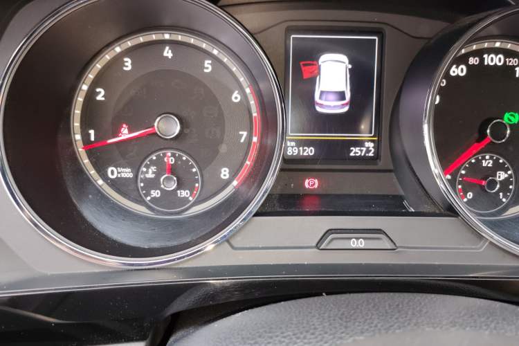 Used Volkswagen Tiguan L 2019 330TSI Automatic Two-Wheel Drive Panoramic Comfort Edition China V Standard Odometer Close Up