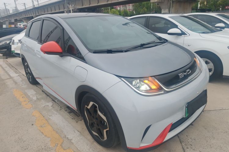 Used BYD Dolphin 2021 405 km Fashion Edition Front Right 45 Deg