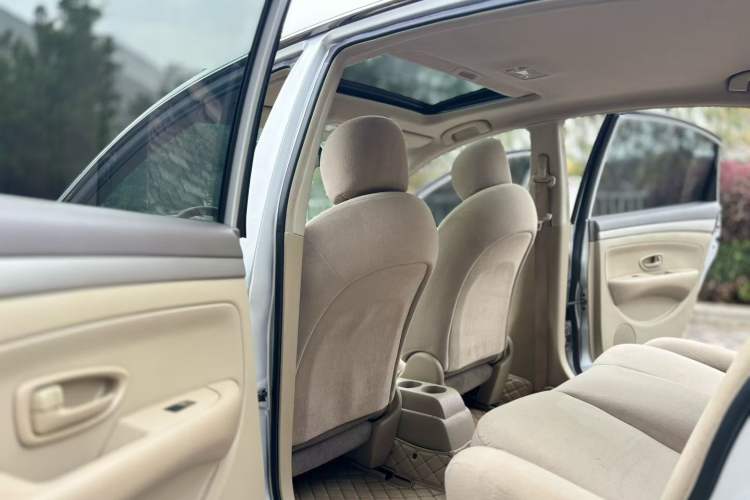 Used Nissan Sylphy 2019 Classic 1.6XE+ CVT SmartConnect Leading Edition Left Rear Seat