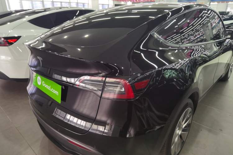 Used Tesla Model Y 2021 Long-Range All-Wheel-Drive Version
