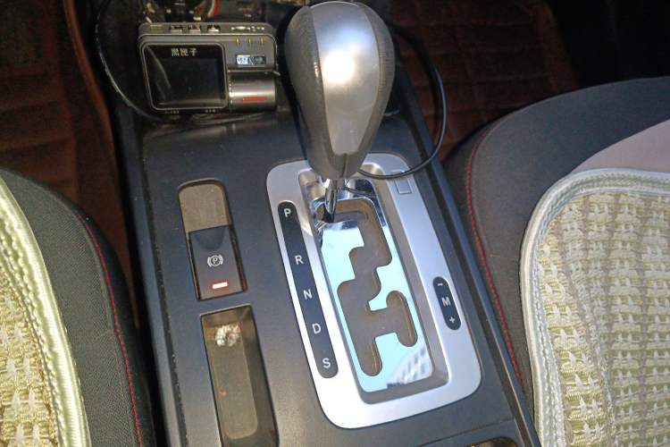 Used Bestune X80 2013 2.0L automatic comfort version
