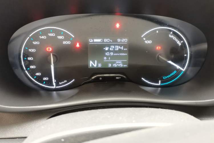 Used Wuling Hongguang New Energy 2024 All-Electric Model 300KM Practical Version Odometer Close Up