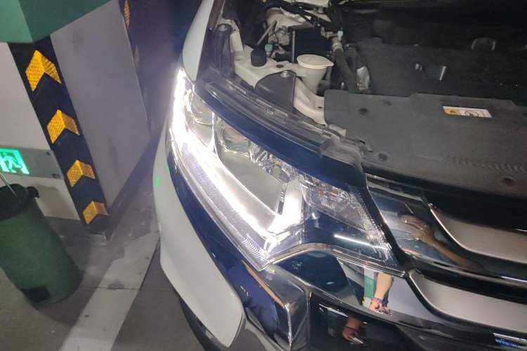 Used Mitsubishi Outlander 2018 2.4L 4x4 Luxury Edition 7-Seater
