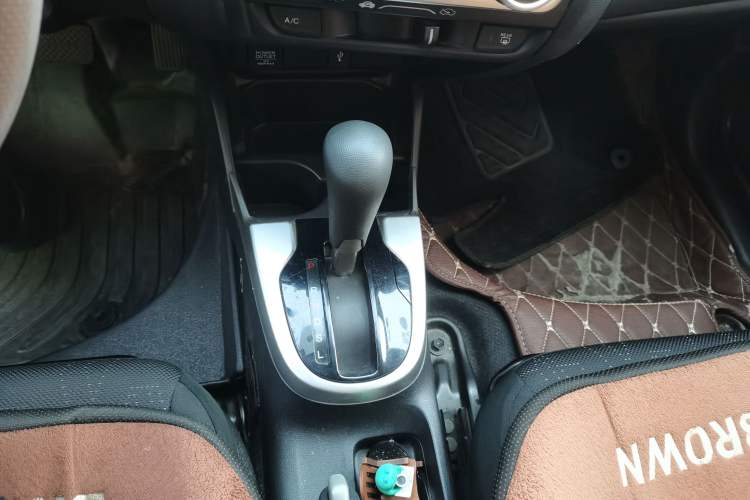 Used Honda Fit 2014 1.5L SE CVT Fashion Model
