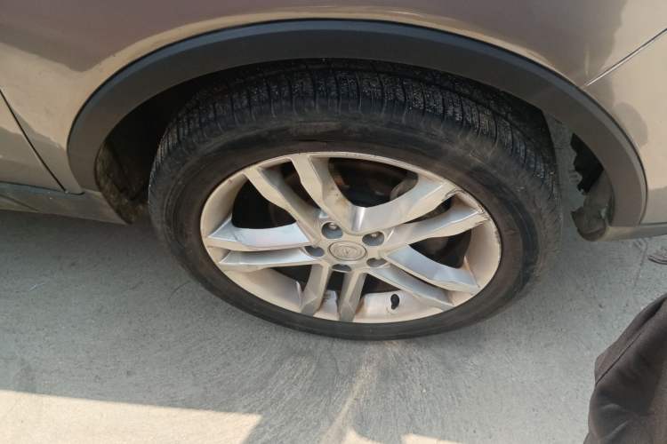 Used CHANGAN CS35 2014 1.6L Manual Luxury Navigation Model China IV Standard Right Front Wheel Hub