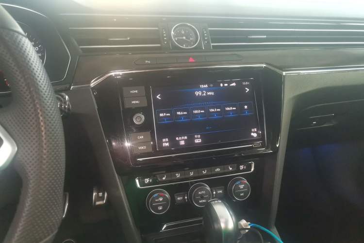 Used Volkswagen Magotan 2019 330TSI DSG Luxury Version China VI Standard Audio And AC Panel