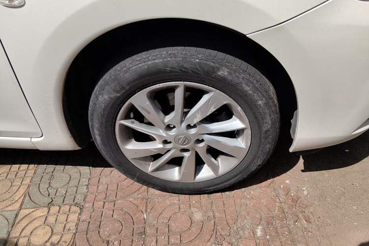 Used Nissan Tiida 2016 1.6L CVT Cool Dynamic Edition