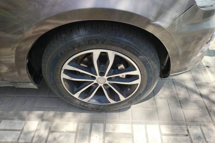 Used Zotye T600 2015 2.0T DCT Prestige Edition Right Front Wheel Hub
