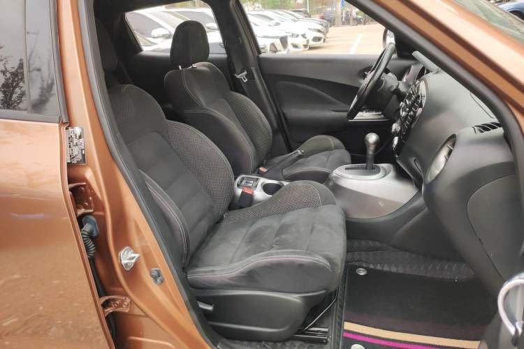 Used Infiniti ESQ 2014 1.6L Spontaneous Edition
