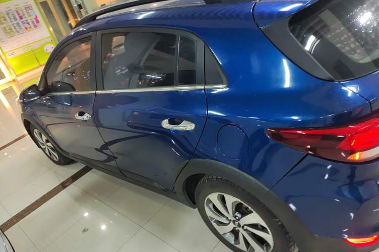 Used Kia KX Cross 2017 1.4L AT GLS