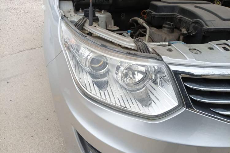 Used Cowin C3 2015 1.5L Manual Gold Diamond Edition
