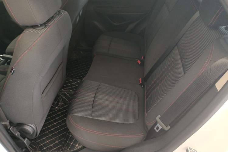 Used Buick Encore 2018 18T Automatic Two-Wheel Drive Urban Fashion Model