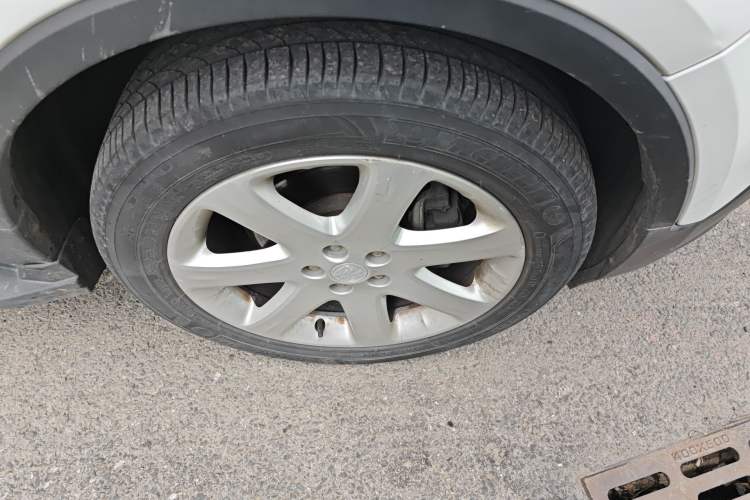 Used Buick Encore 2013 1.4T Automatic Two-Wheel Drive Elite Model Right Front Wheel Hub