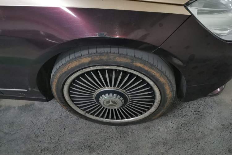 Used Mercedes-Benz E-Class 2010 E 300 L Fashion Model
