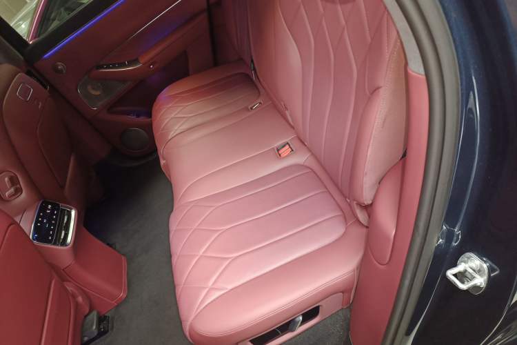 Used Hima AITO M8 2025 Extended-Range Ultra Version 53.4 kWh 5-Seater Edition
