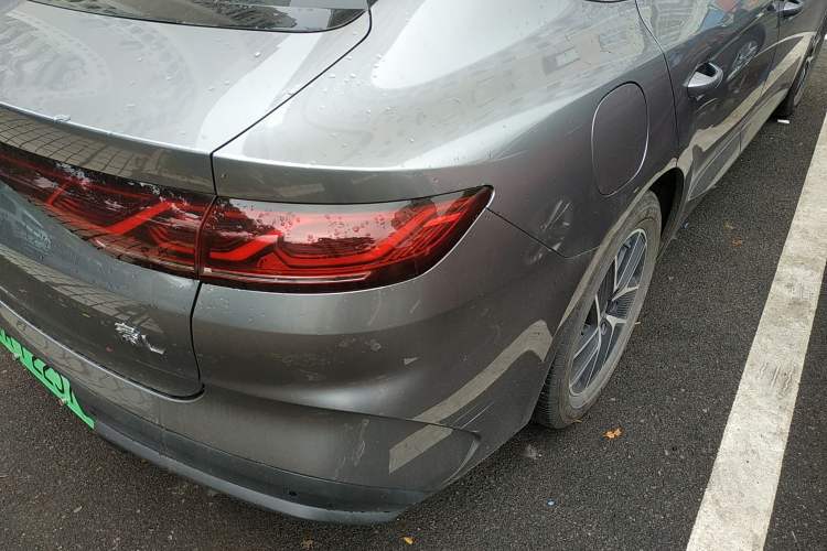 Used BYD Qin L 2024 DM-i 80KM Beyond Model Right Rear Taillight