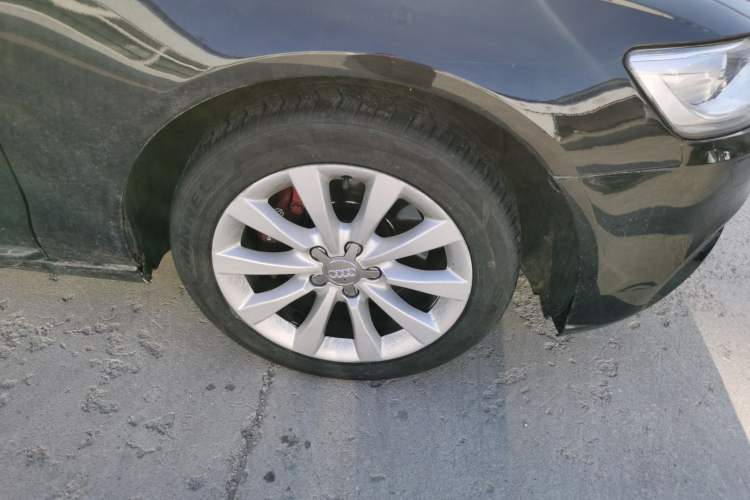 Used Audi A6L 2012 TFSI Standard Model Right Front Wheel Hub