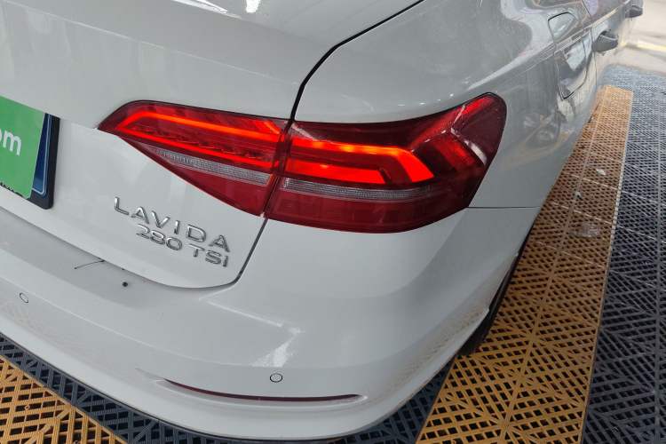 Used Volkswagen Lavida 2021 280TSI DSG Comfort Edition Right Rear Taillight