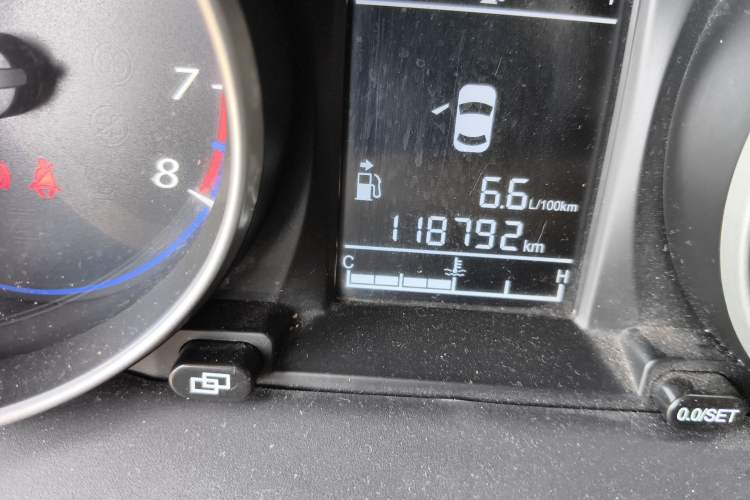 Used FORTHING Joyear X5 2015 1.6L Manual Luxury Model Odometer Close Up