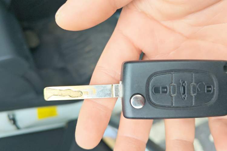 Used Peugeot 408 2013 2.0L Automatic Comfort Edition Vehicle Key