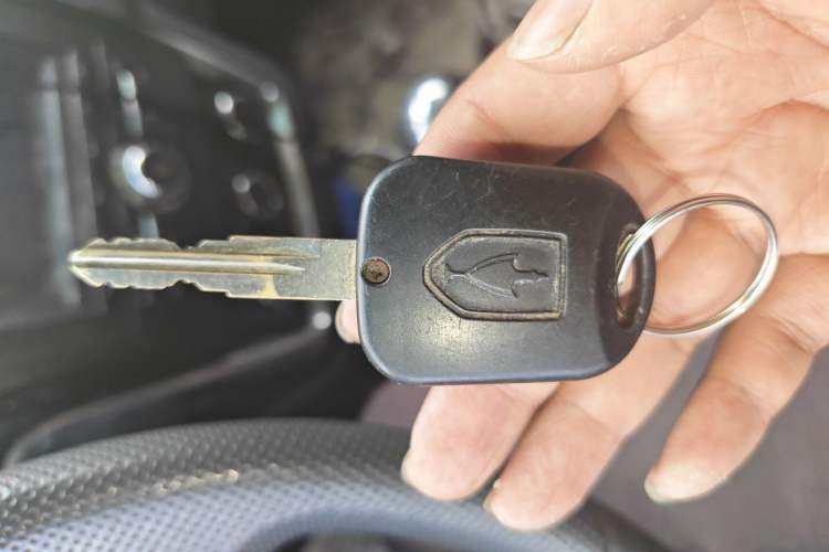 Used Jinbei Hiace X30 2023 1.5L Super-Enjoyment Van 2/5 Seats Non-Air-Conditioned Version SWC15M