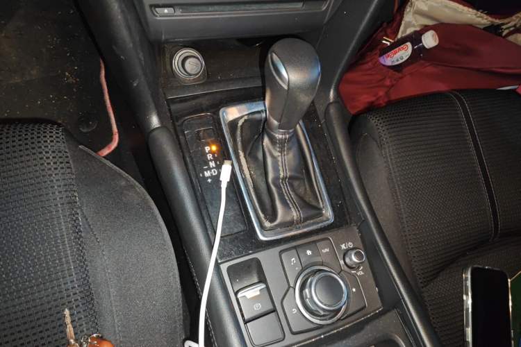 Used Mazda 3 Axela 2017 Sedan 1.5L Automatic Luxury Model Emission Standard China V
