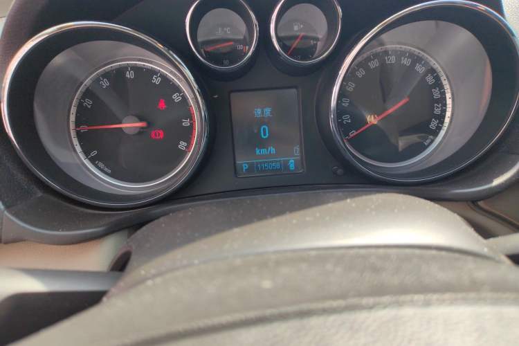 Used Buick Regal 2009 2.0L Elite Edition Odometer Close Up