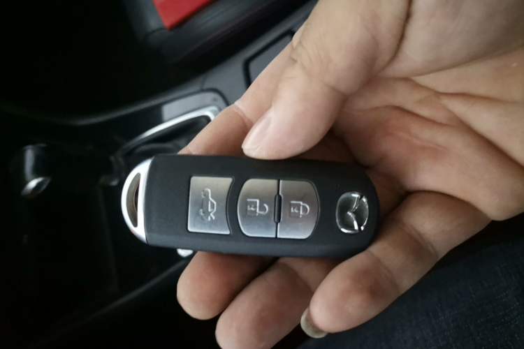 Used Mazda Atenza 2015 2.0L Blue Sky Luxury Edition