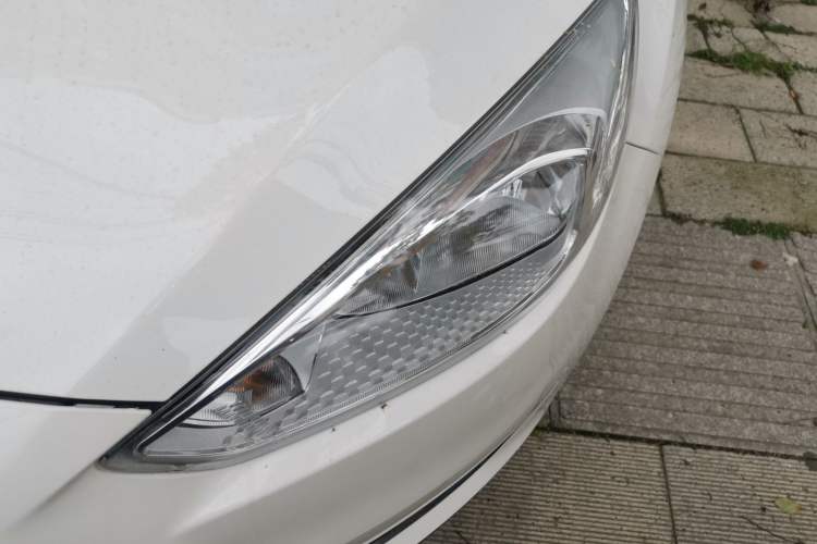 Used Ford Focus 2017 Sedan 1.6L Automatic Fashion Edition Smart Drive Version Left Front Headlight