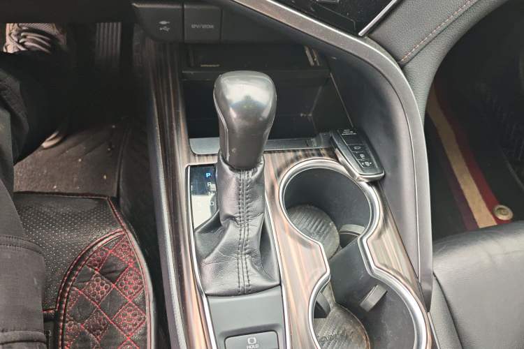 Used Toyota Camry 2018 2.0G Luxury Edition Gear Lever