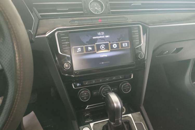 Used Volkswagen Magotan 2017 330TSI DSG Luxury Model Audio And AC Panel