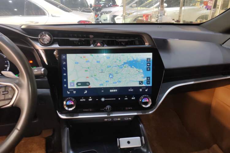 Used Lexus RZ 2023 450e All-Wheel Drive Luxury Edition Audio And AC Panel