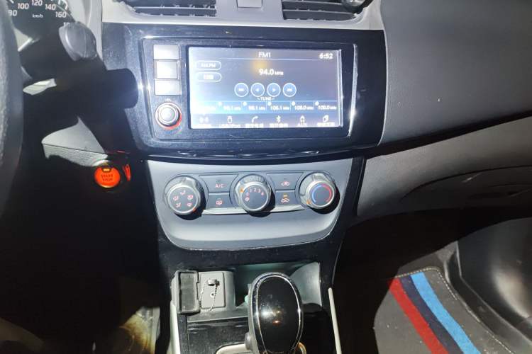 Used Nissan Sylphy 2018 1.6XV CVT Deluxe Edition Audio And AC Panel
