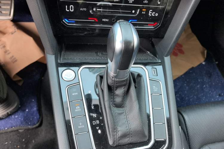 Used Volkswagen Magotan GTE Plug-in Hybrid 2022 GTE Luxury Model Gear Lever