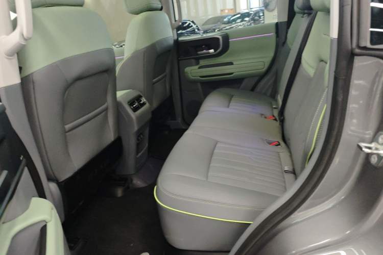 Used BAIC Off-Road BJ40 2024 2.0T All-New Urban Hunter Edition Chivalrous Style Left Rear Seat