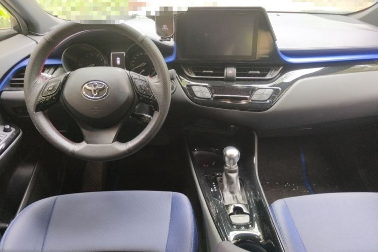Used Toyota C-HR 2018 2.0L Leading with Sunroof China V Standard Center Console