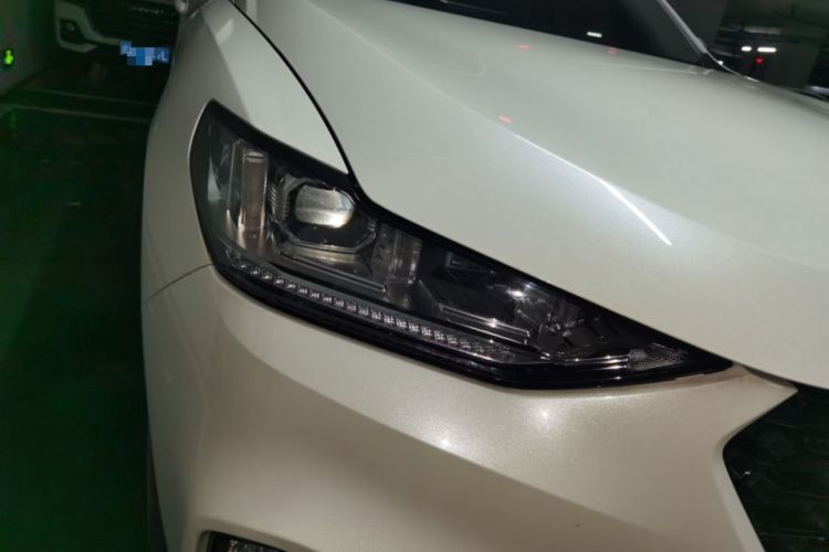 Used Wey VV6 2018 2.0T Two-Wheel-Drive Ultra-Luxury Version China V Standard