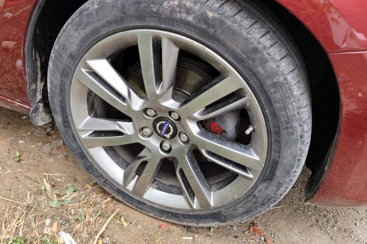 Used Volvo S60 2014 S60L T5 Smart Upgrade Edition Right Front Wheel Hub