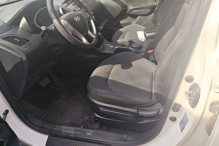 Used Hyundai ix35 2013 2.0L Automatic 2WD Comfort GL China IV Standard Left Front Seat