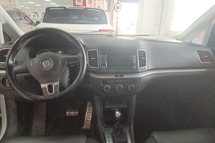 Used Volkswagen Sharan 2013 1.8TSI Standard Model
