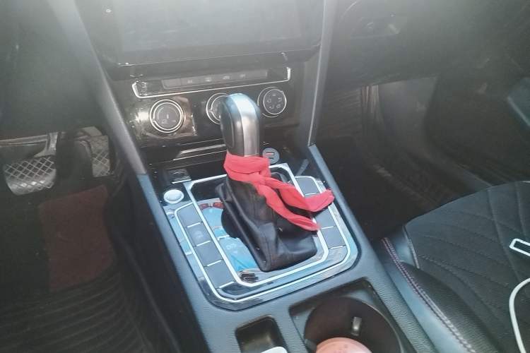 Used Volkswagen Magotan 2019 280TSI DSG Leading Model China VI Standard Gear Lever