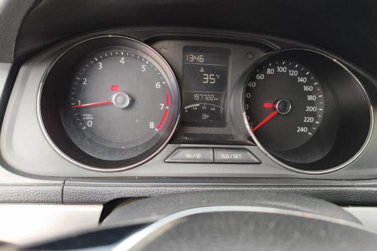 Used Volkswagen Lavida 2015 1.6L Manual Comfort Edition