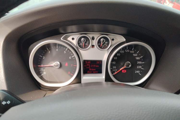 Used Ford Focus 2013 Sedan Classic 1.8L Manual Base Model